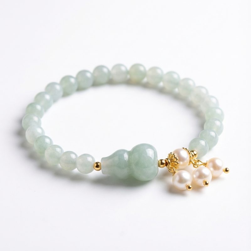 Light Green Jade Wu Lou Amulet Bracelet - Professional Photo