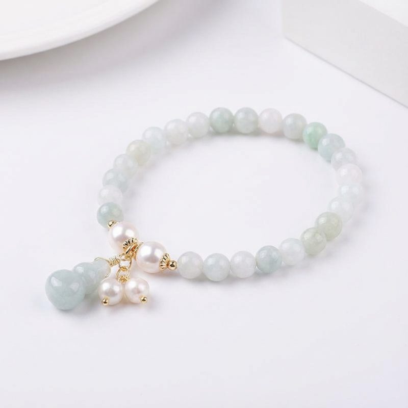 Light Green Jade Wu Lou Amulet Bracelet - Professional Photo