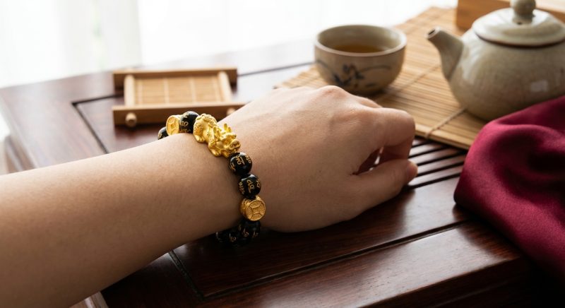 Feng Shui Bracelet - Pixiu Black Obsidian Bracelet for Wealth - Professional Photo